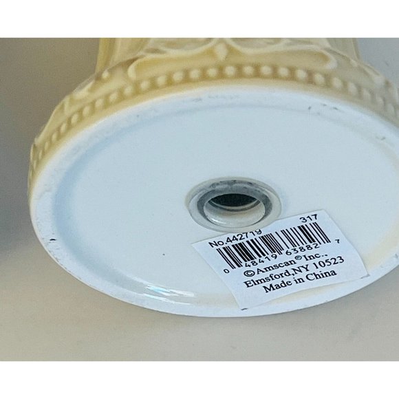 Amacan Porcelain Salt & Pepper Shaker Set Piller Holly & Berries Design NWOT - Picture 8 of 16